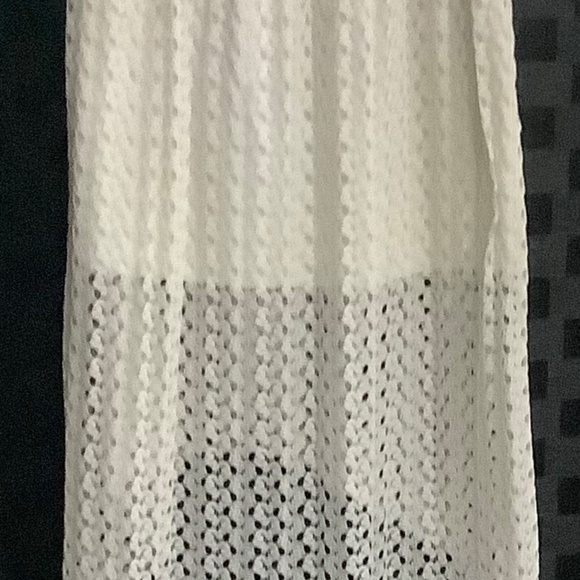 No Boundaries crochet low/ high skirt. Junior size 11-13 - Picture 4 of 5